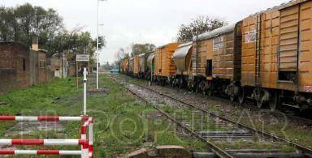 Tras un llamado del Ministerio de Trabajo suspendieron el paro de ferrocarriles