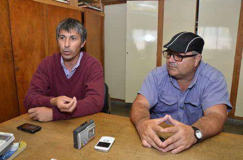 "Inza no puede hacerse el distra�do y dejar a cinco familias en la calle"
