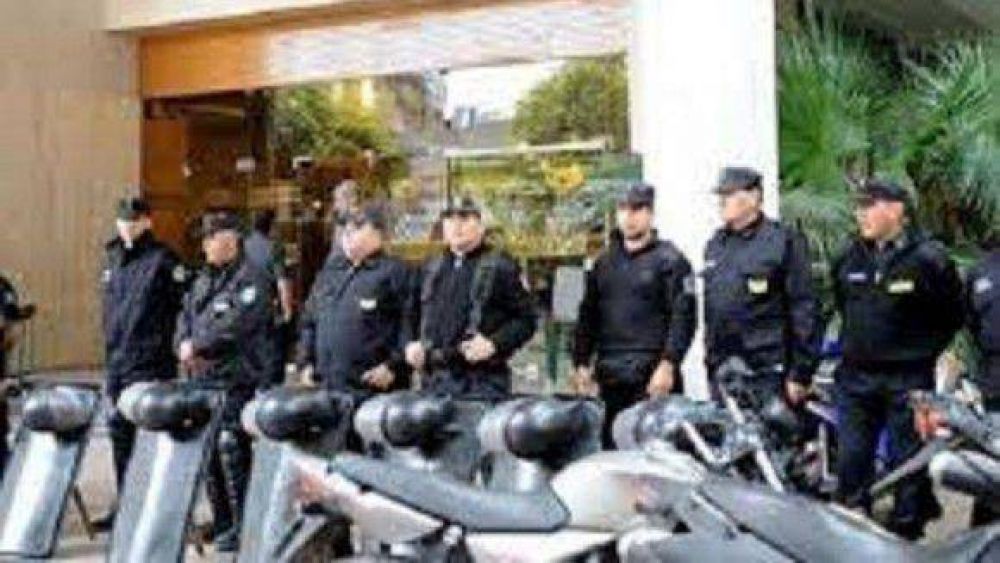  Refuerzan la presencia policial en la Caja para evitar incidentes