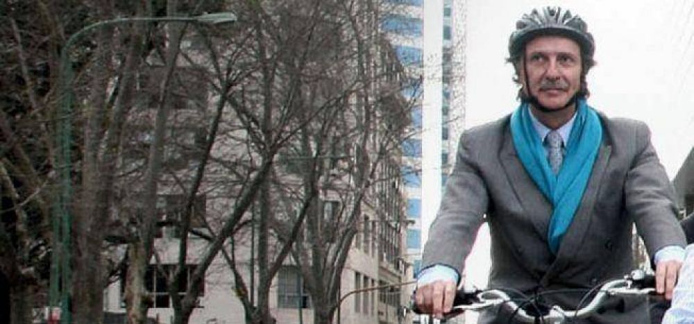 Cha�n: el ministro de las inundaciones de paseo en Par�s