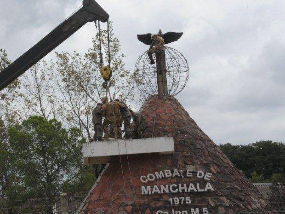 Remodelan el monumento a Manchal