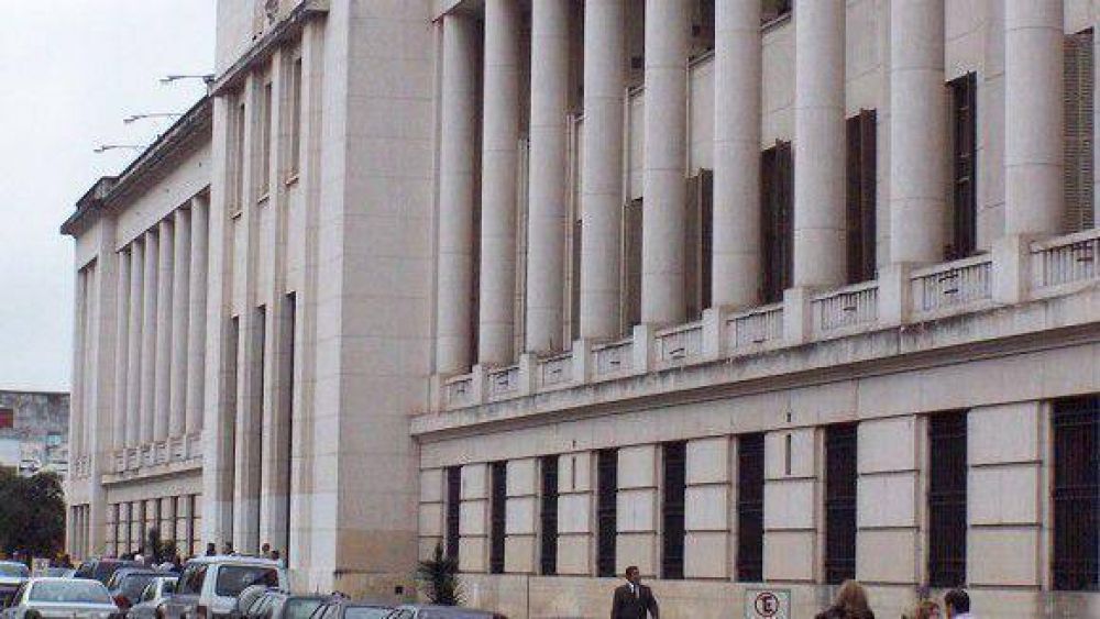 La Corte fren�, por el momento, el accionar del Jury contra los jueces del caso Ver�n