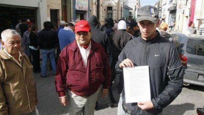 Polic�as protestaron, disconformes con el aumento salarial