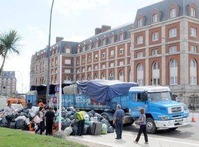 Se siguen sumando canales de ayuda para socorrer a los inundados de La Plata