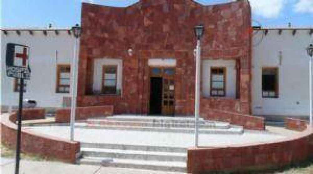 M�dicos tinogaste�os amenazan con renunciar en forma masiva