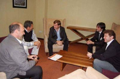 El Seminario Malvinas con trascendencia nacional: Diputados felicitaron al intendente Melella