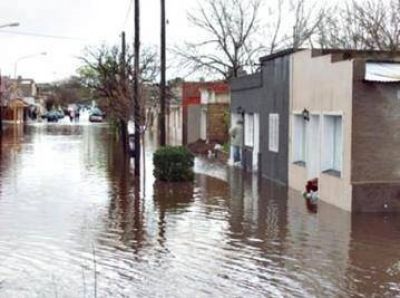Vecinos advierten por riesgos de nuevas inundaciones