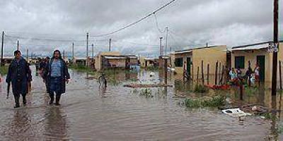 Gobierno y municipio asistieron a los capitalinos afectados por el diluvio