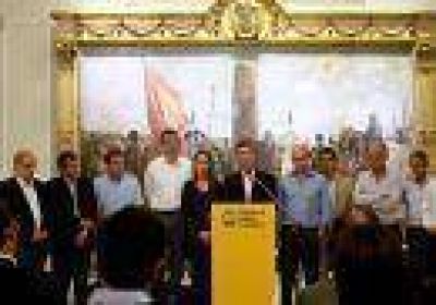 MACRI AUMENT� POR DECRETO LOS SUBSIDIOS