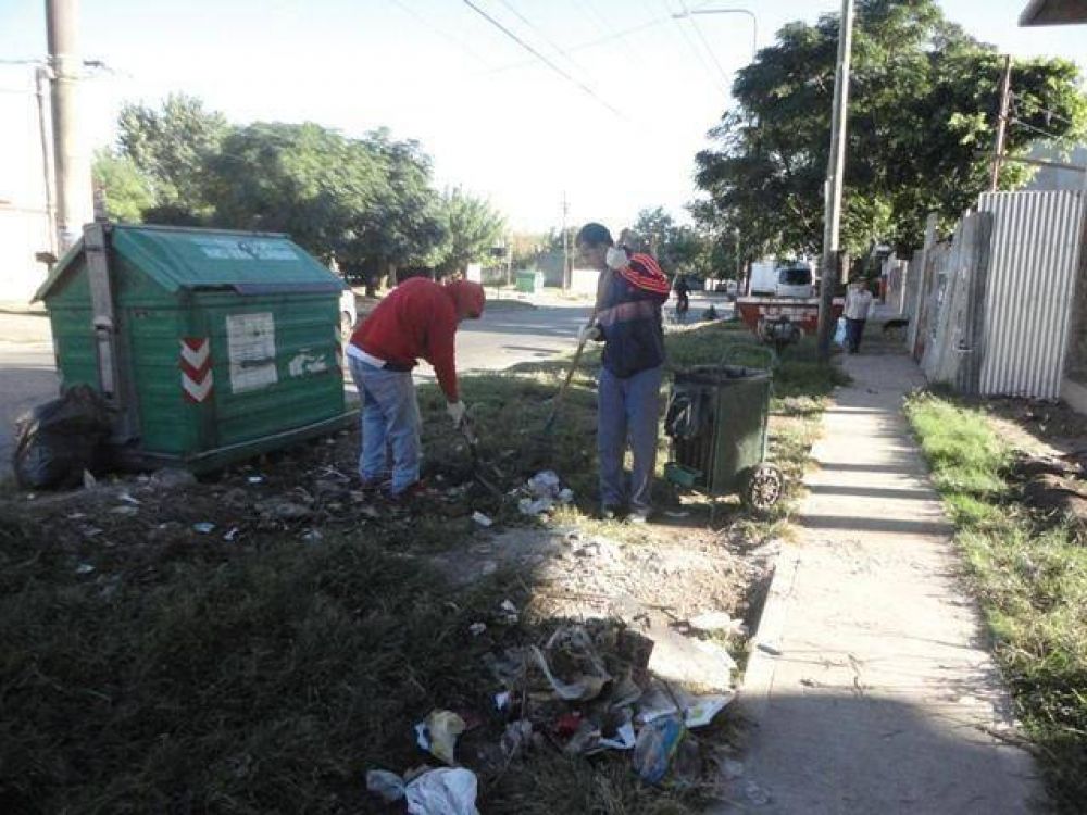Operativo de limpieza de la Delegaci�n en Ezpeleta Oeste