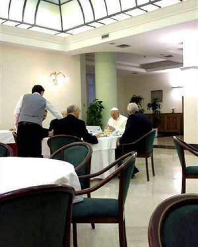 Aumenta la preocupaci�n en el Vaticano por la seguridad del Papa