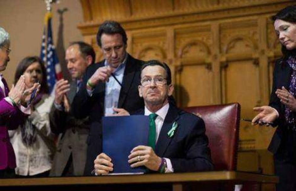 Connecticut aprueba la ley de control de armas m�s estricta de los EE.UU.