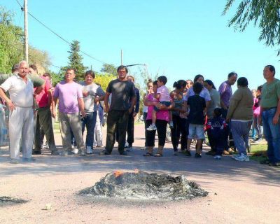 POL�MICA EN EL AMANECER: �ES UN PROYECTO PARA QUE CUATRO O CINCO VIVOS SE LLENEN DE PLATA�