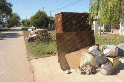 En Los Hornos se sienten abandonados