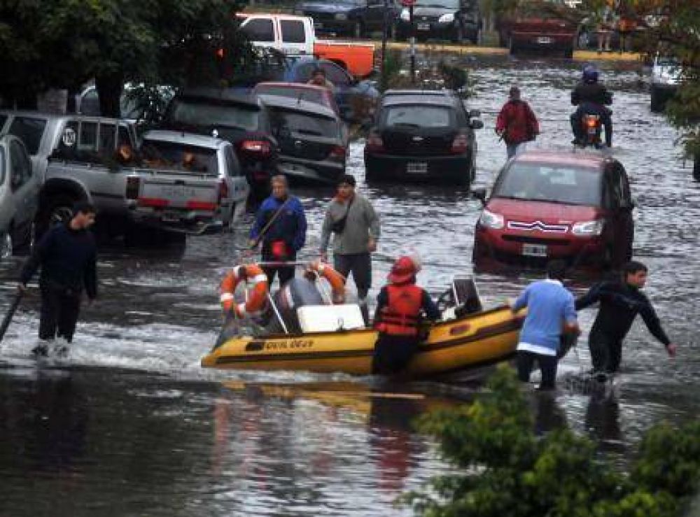Encuentran otros 8 cad�veres y ya suman 59 los muertos