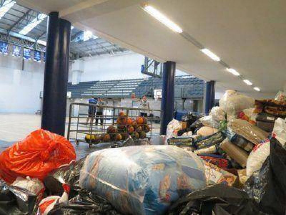 PE�AROL RECOLECT� 2 CAMIONES CON DONACIONES PARA LA PLATA