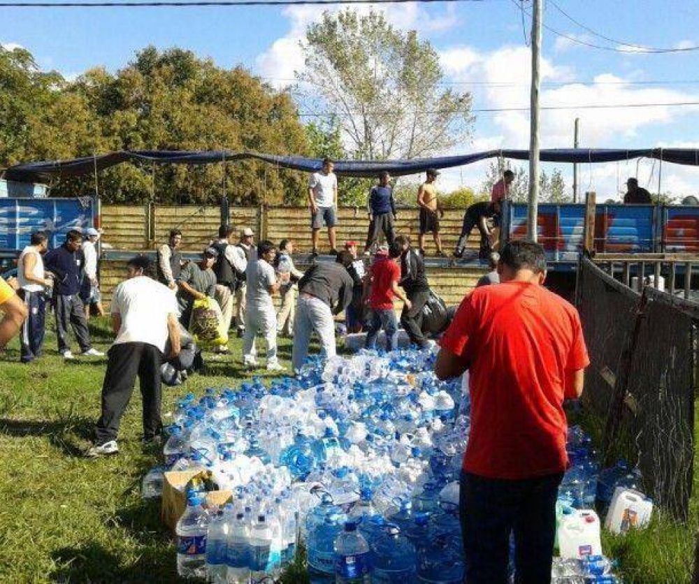 Se multiplica la ayuda solidaria mientras una ong sufri� un �apriete�