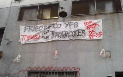 Desalojan la planta de pescado YF8 en el Puerto