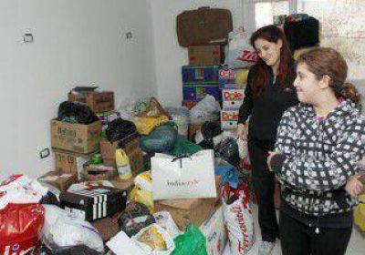 Cipole�os muestran su solidaridad con damnificados del diluvio tr�gico 