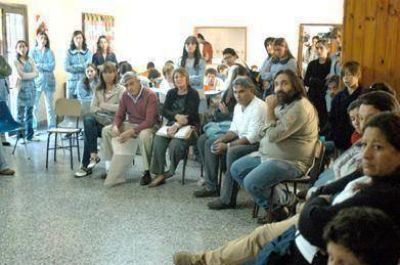 Vinieron Baradel y miembros de Infraestructura en plena pol�mica por la escuela 501 