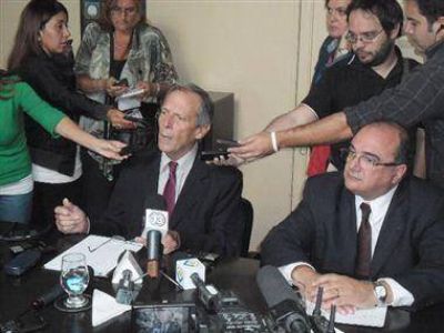 Anuncian aumentos de tarifas de luz y agua en la Provincia