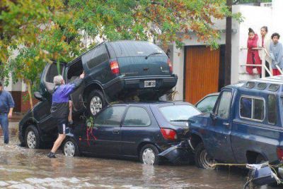 El Gobierno brindar� ayuda econ�mica a 153 mil afectados por el temporal