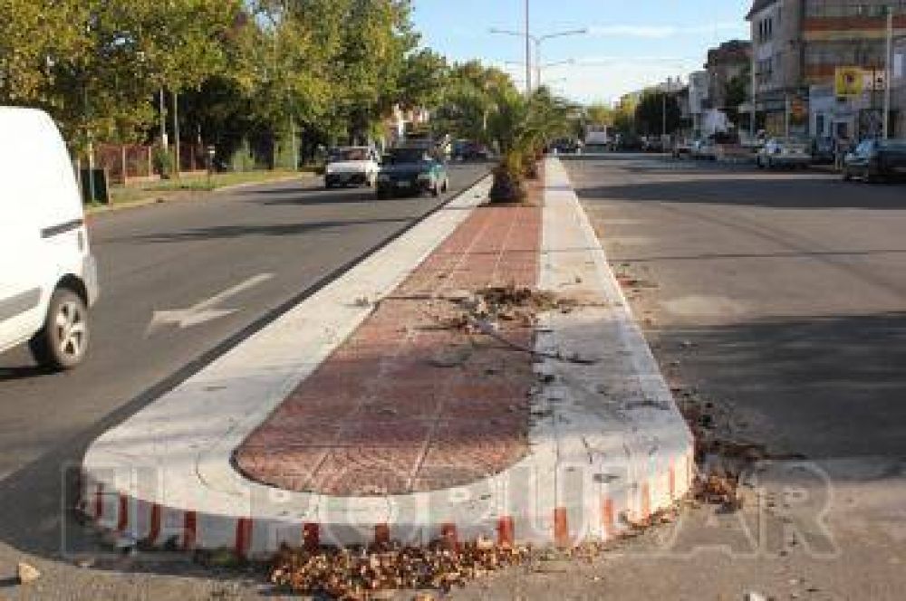 Sacaron la columna chocada de Pringles y Belgrano