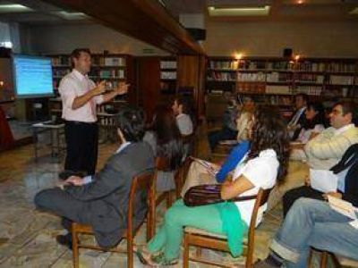 Charla sobre Derecho de Consumo