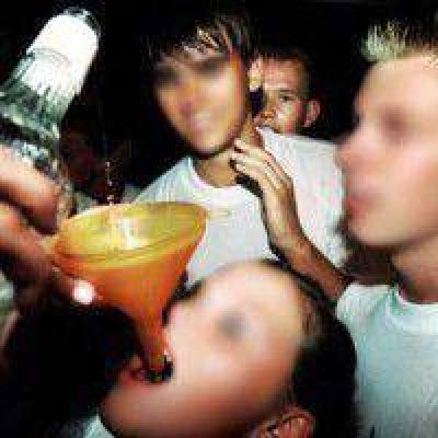 Salud advierte del consumo de alcohol en menores