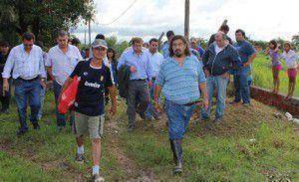 Gonz�lez dijo que no hubo evacuados y que los desag�es de la ciudad funcionaron plenamente