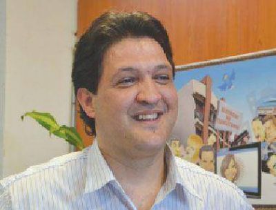 La UCR critic� al municipio por no limpiar el r�o Tajamar