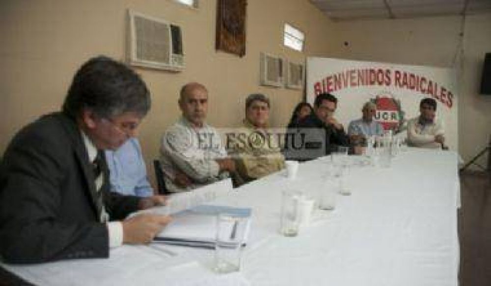 La UCR apoyar� a intendentes que accionen por las regal�as