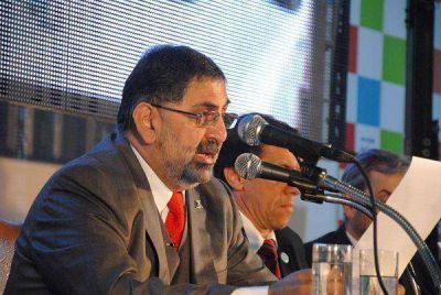 Jorge anunci� la firma de contratos para la construcci�n de puentes sobre el R�o Chico
