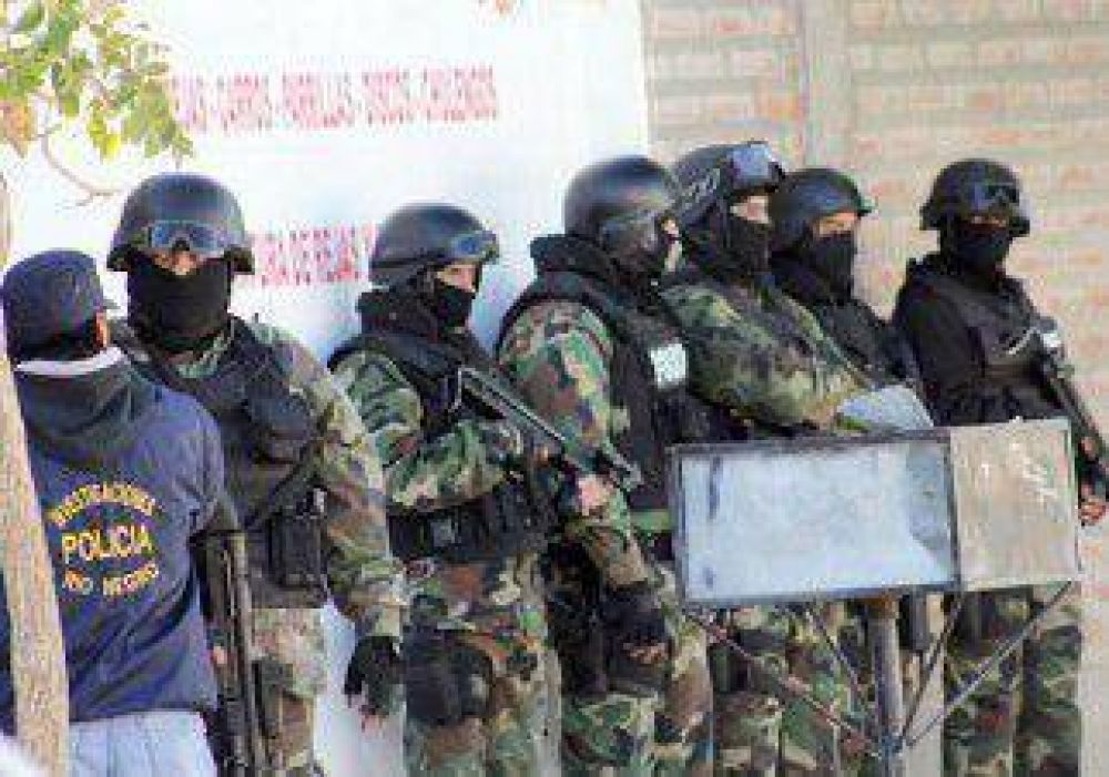 Detuvieron a 16 personas tras m�ltiples allanamientos en Cipolletti 