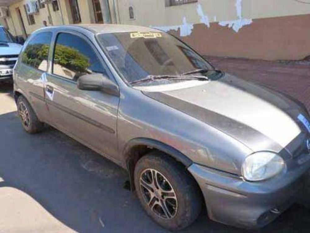 Polic�a detenido tambi�n se apropi� de un auto robado