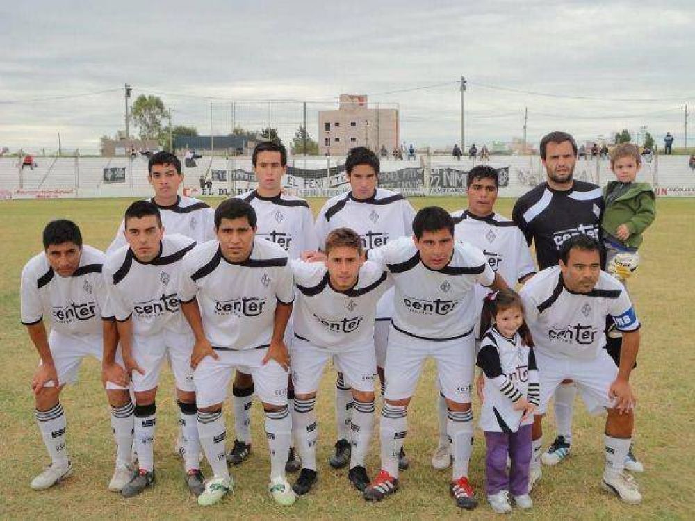 Santa Rosa va por la punta ante Sarmiento