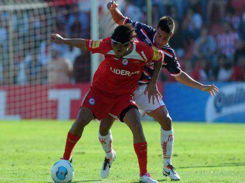 Uni�n empat� con Argentinos y sigue sin ganar de local