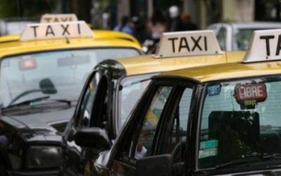 Robaron, escaparon en taxi y los atraparon