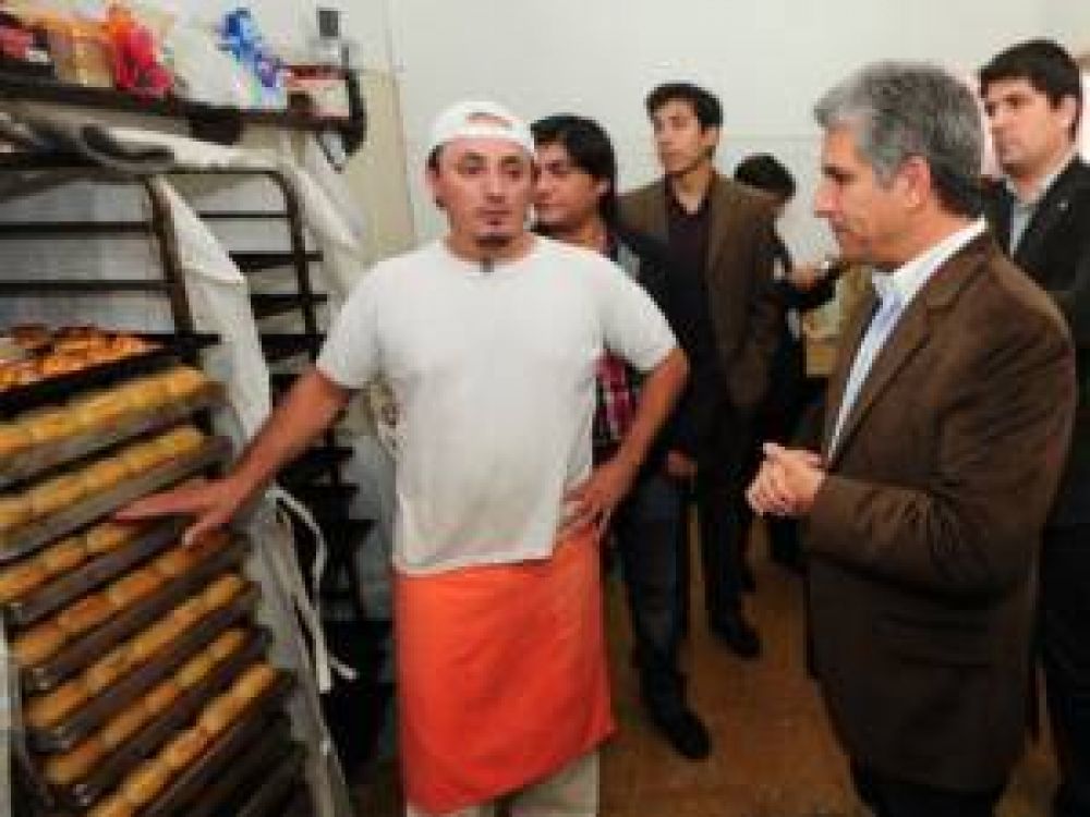 En casi un a�o, ya inauguraron cerca de 150 Nuevas Empresas
