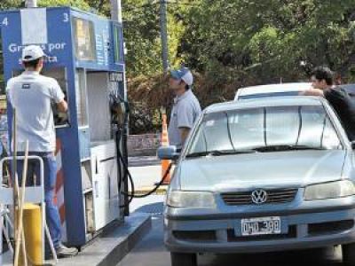 Aseguran que baj� el consumo de naftas y hay mayor stock