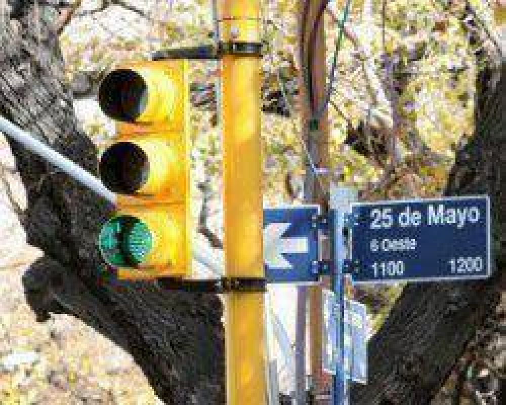 En Capital quieren renovar y poner onda verde a los sem�foros de Libertador