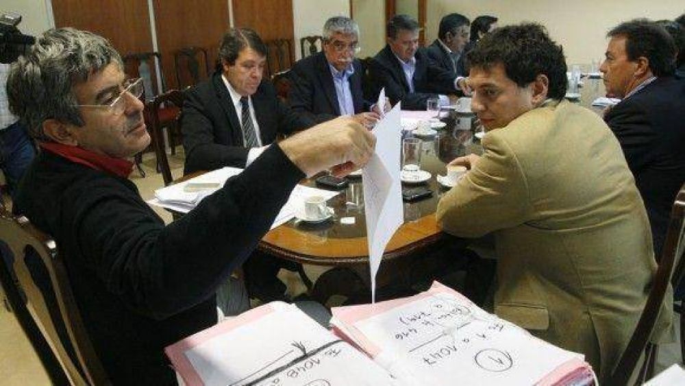 El oficialismo descart� una �conspiraci�n� y asegura �no avasallar� al Poder Judicial