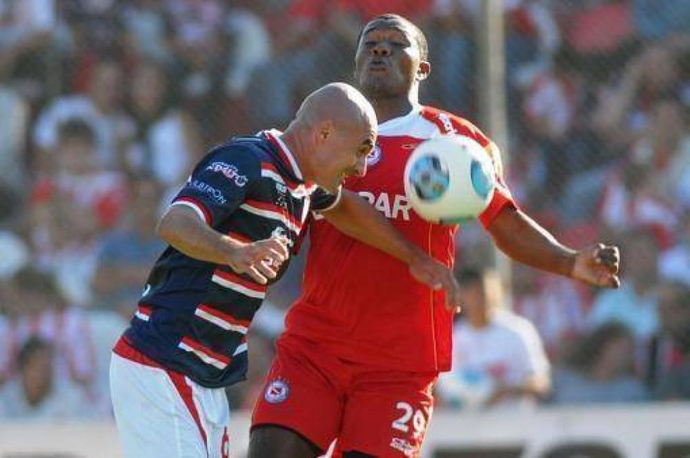 Uni�n y Argentinos Juniors no se sacaron ventajas en un duelo clave por mantener la categor�a