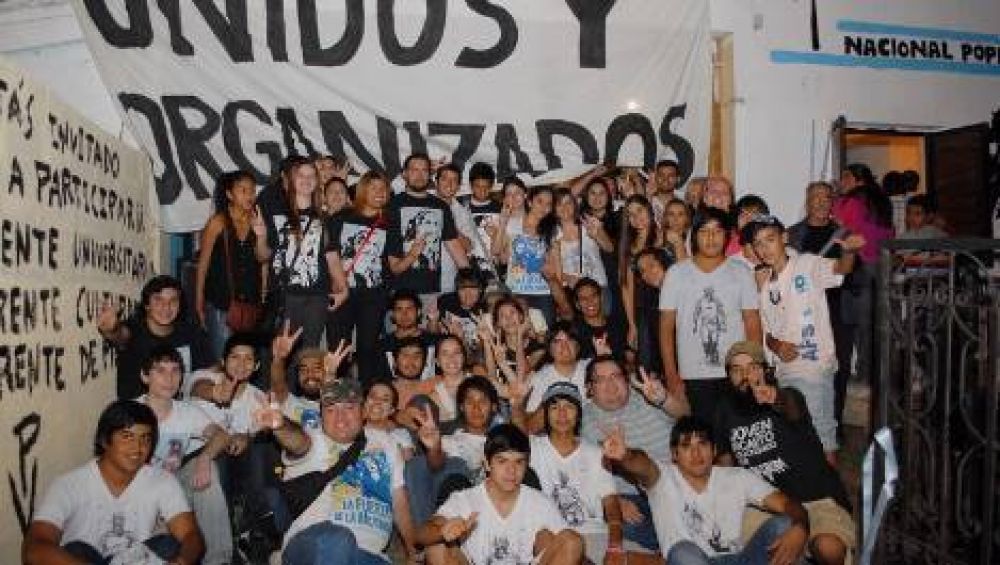 Sectores K insisten en hablar de pol�tica en las escuelas