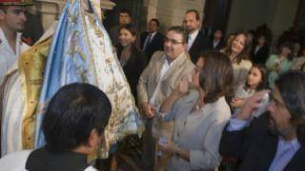Luc�a en la Bajada de Virgen 