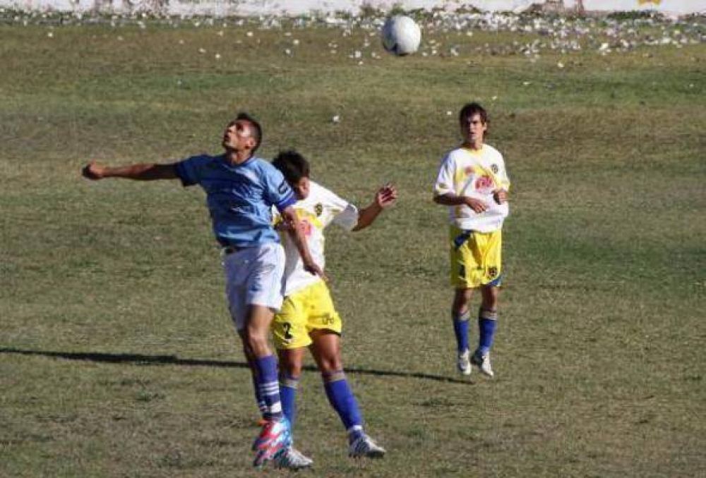 Policial perdi� 2-1 ante Del Bono, que festej� no descender