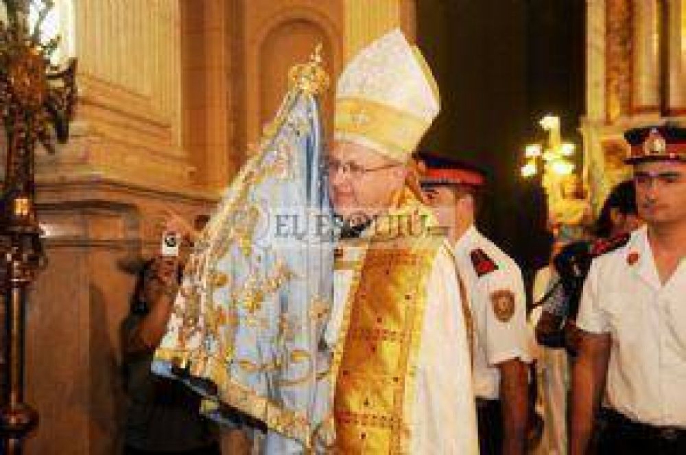 Con la Bajada de la Virgen iniciaron las festividades