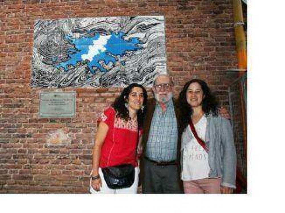 Se inaugur� en la UNQ un mural por Malvinas