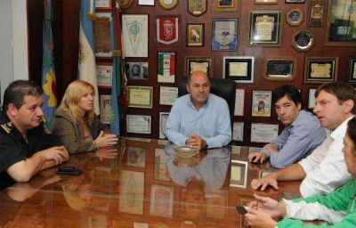�lvarez Rodr�guez se reuni� con intendentes