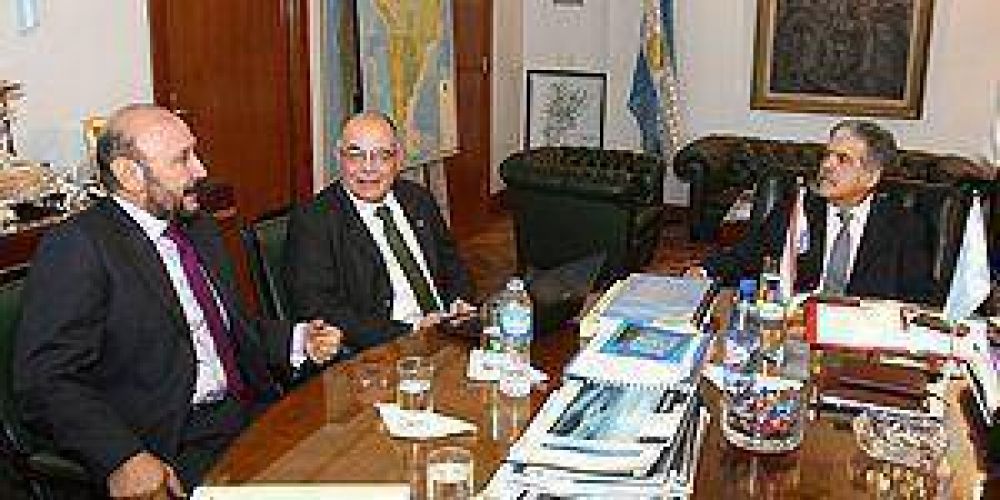 Avanzan estudios para construir puente It� Enramada-Pilcomayo